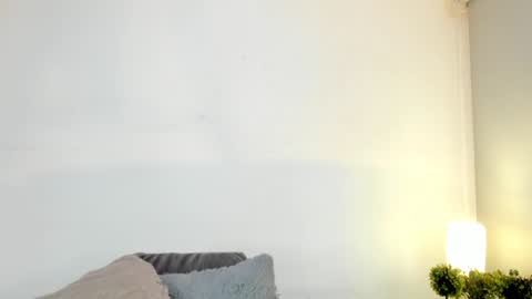 isameow online show from 02/07/25, 02:40