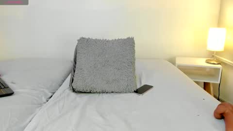 isameow online show from 03/12/25, 01:36