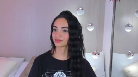 Snapshot of isamonroee chatting on 12/04/24, 08:18 Isa Monroee online show from 12/04/24, 08:18