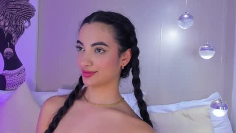 Snapshot of isamonroee chatting on 12/30/24, 10:45 Isa Monroee online show from 12/30/24, 10:45