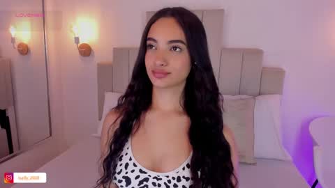 Snapshot of isamonroee chatting on 02/10/25, 10:30 Isa Monroee online show from 02/10/25, 10:30