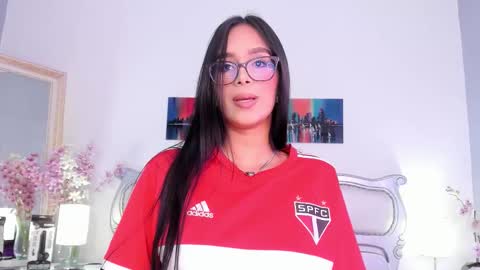 Isa Saenz online show from 11/15/25, 06:15