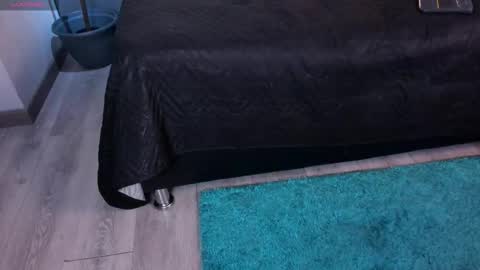 I S A  S AN D E R S  online show from 10/14/25, 08:09