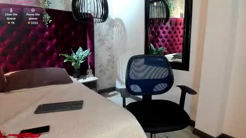 Snapshot of isasanders chatting on 11/09/25, 07:01 I S A S AN D E R S online show from 11/09/25, 07:01