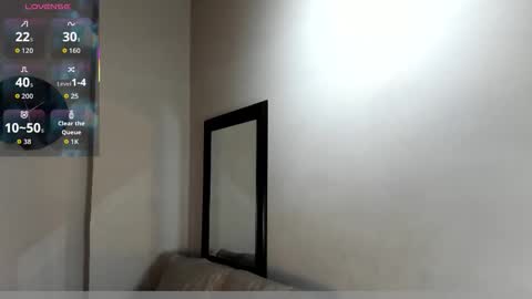 Snapshot of isasanders chatting on 11/30/25, 07:29 I S A S AN D E R S online show from 11/30/25, 07:29