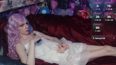 Snapshot of iselestias chatting on 10/29/25, 09:27 Sele online show from 10/29/25, 09:27