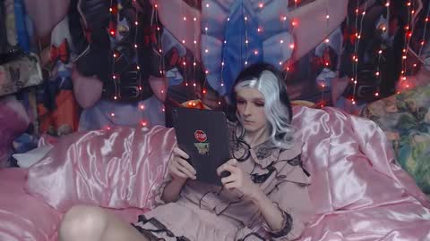 Snapshot of iselestias chatting on 11/27/25, 09:39 Sele online show from 11/27/25, 09:39