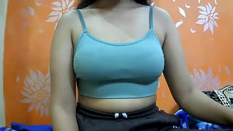 ishika_singh_ online show from 03/04/25, 06:37