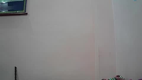 ishika_singh_ online show from 10/23/25, 02:11