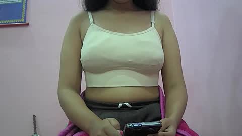 Snapshot of ishika_singh_ chatting on 12/22/25, 01:57 ishika_singh_ online show from 12/22/25, 01:57
