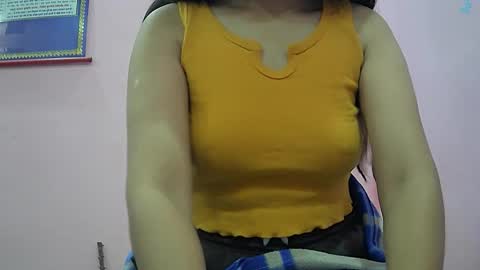 Snapshot of ishika_singh_ chatting on 12/23/25, 02:42 ishika_singh_ online show from 12/23/25, 02:42