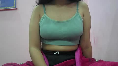 Snapshot of ishika_singh_ chatting on 01/06/26, 02:15 ishika_singh_ online show from 01/06/26, 02:15