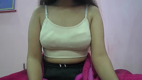 Snapshot of ishika_singh_ chatting on 01/08/26, 02:36 ishika_singh_ online show from 01/08/26, 02:36