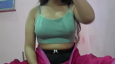 Snapshot of ishika_singh_ chatting on 01/15/26, 02:38 ishika_singh_ online show from 01/15/26, 02:38
