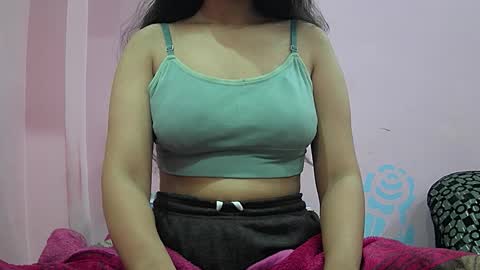Snapshot of ishika_singh_ chatting on 02/16/26, 02:07 ishika_singh_ online show from 02/16/26, 02:07