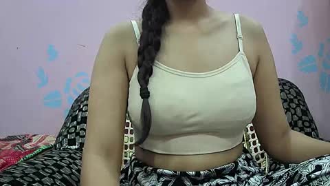 Snapshot of ishika_singh_ chatting on 03/12/26, 02:07 ishika_singh_ online show from 03/12/26, 02:07