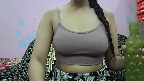 Snapshot of ishika_singh_ chatting on 03/17/26, 02:49 ishika_singh_ online show from 03/17/26, 02:49