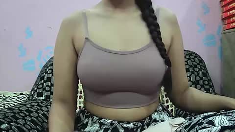 Snapshot of ishika_singh_ chatting on 03/24/26, 01:43 ishika_singh_ online show from 03/24/26, 01:43