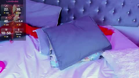 Isis  online show from 10/16/25, 09:43