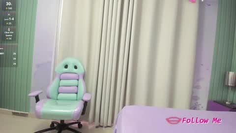 Snapshot of isis_loraine_ chatting on 03/02/25, 12:11 ISIS online show from 03/02/25, 12:11