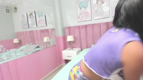 Snapshot of isis_loraine_ chatting on 03/04/25, 02:06 ISIS online show from 03/04/25, 02:06