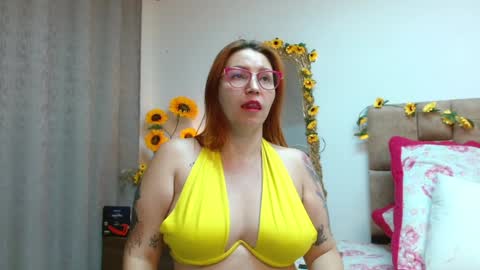 Snapshot of isisduzan chatting on 12/27/24, 04:58 isisduzan online show from 12/27/24, 04:58
