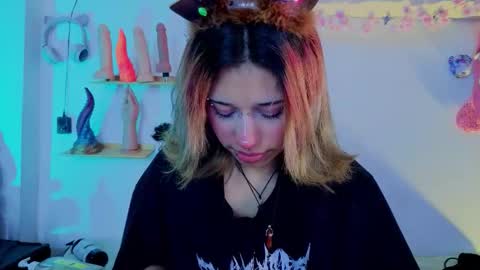 Isisjones18 online show from 12/14/25, 07:40