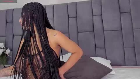 Snapshot of isislarah chatting on 10/23/25, 04:23 Isis Larah online show from 10/23/25, 04:23