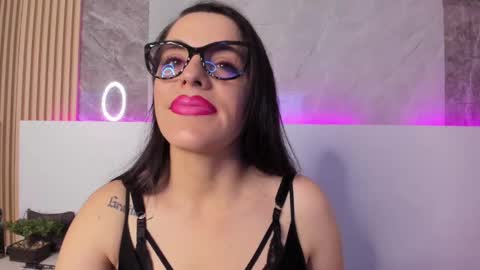 Isis Noir online show from 09/19/25, 07:47