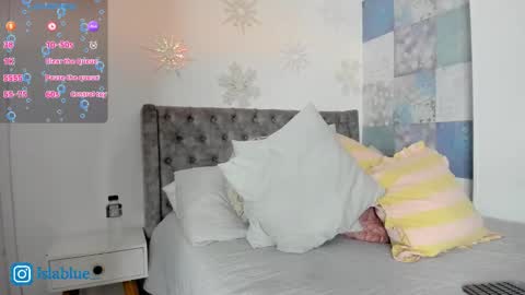 Snapshot of islaa_bluee chatting on 01/07/26, 02:58 Isla Blue online show from 01/07/26, 02:58
