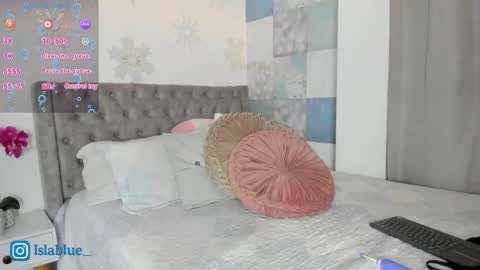 Snapshot of islaa_bluee chatting on 02/20/26, 06:26 Isla Blue online show from 02/20/26, 06:26