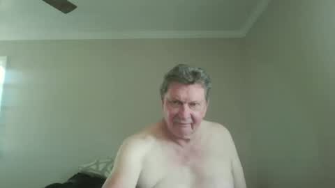 Snapshot of island625103 chatting on 09/20/25, 06:31 island625103 online show from 09/20/25, 06:31