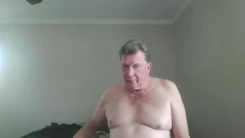 Snapshot of island625103 chatting on 10/18/25, 07:03 island625103 online show from 10/18/25, 07:03