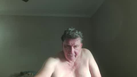 Snapshot of island625103 chatting on 10/20/25, 04:29 island625103 online show from 10/20/25, 04:29