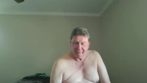 Snapshot of island625103 chatting on 10/21/25, 07:47 island625103 online show from 10/21/25, 07:47