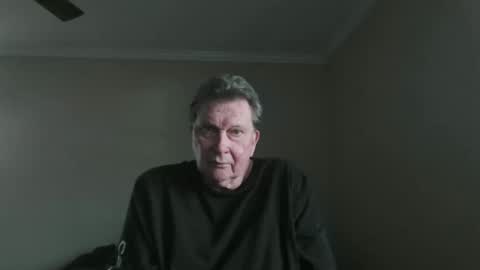 Snapshot of island625103 chatting on 04/19/26, 10:34 island625103 online show from 04/19/26, 10:34