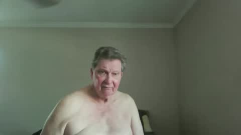 Snapshot of island625103 chatting on 05/18/26, 06:36 island625103 online show from 05/18/26, 06:36