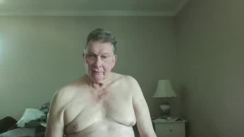 Snapshot of island625103 chatting on 06/08/26, 04:18 island625103 online show from 06/08/26, 04:18