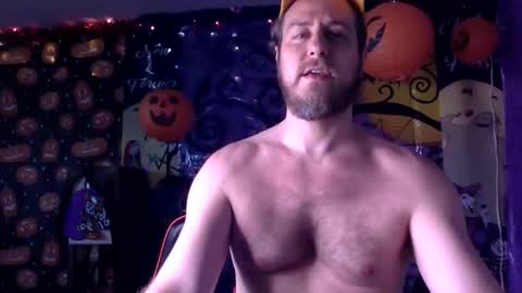 Snapshot of islanddudehawaii chatting on 11/05/25, 11:27 IslandDudeHawaii online show from 11/05/25, 11:27