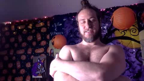 Snapshot of islanddudehawaii chatting on 11/15/25, 12:30 IslandDudeHawaii online show from 11/15/25, 12:30