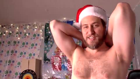 Snapshot of islanddudehawaii chatting on 12/18/25, 12:27 IslandDudeHawaii online show from 12/18/25, 12:27