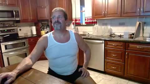 Snapshot of islandguy70 chatting on 09/15/25, 11:05 Jim online show from 09/15/25, 11:05