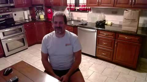Snapshot of islandguy70 chatting on 10/03/25, 11:02 Jim online show from 10/03/25, 11:02