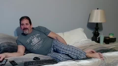 Snapshot of islandguy70 chatting on 10/27/25, 10:47 Jim online show from 10/27/25, 10:47