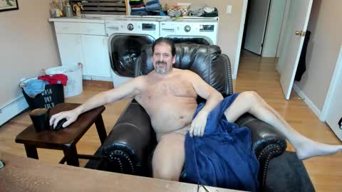 Snapshot of islandguy70 chatting on 11/27/25, 12:40 Jim online show from 11/27/25, 12:40