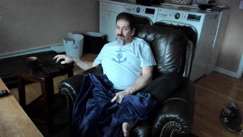 Snapshot of islandguy70 chatting on 02/06/26, 10:13 Jim online show from 02/06/26, 10:13