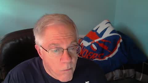 Snapshot of islesman22 chatting on 09/11/25, 10:43 islesman22 online show from 09/11/25, 10:43