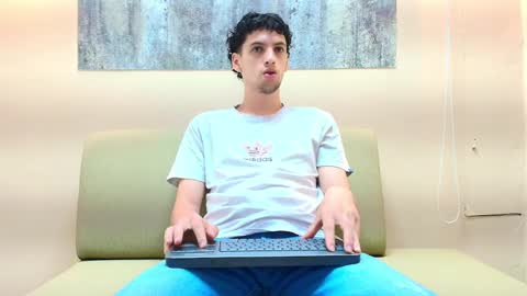 Snapshot of israel_gray chatting on 10/09/25, 12:03 Israel online show from 10/09/25, 12:03