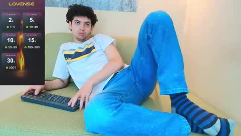 Snapshot of israel_gray chatting on 11/09/25, 12:42 Israel online show from 11/09/25, 12:42