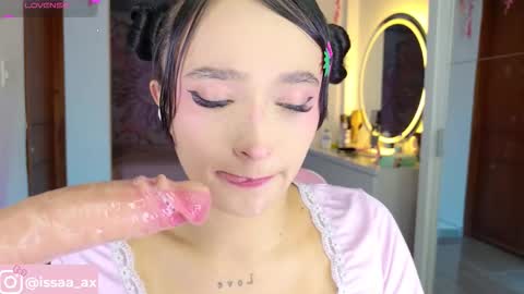 Snapshot of issa_garcia chatting on 02/25/26, 11:03 I S S A B E L A Igissaa ax Xlittleissa online show from 02/25/26, 11:03